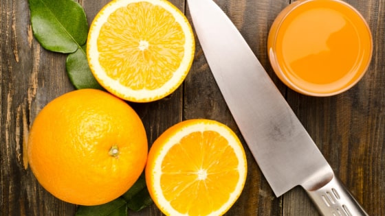 oranges-with-knife